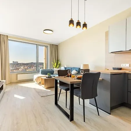 Skypark's Royal Castle View דירה *