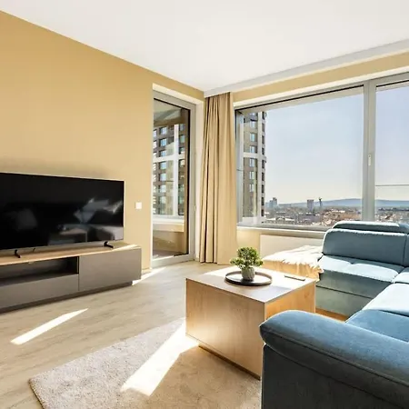 Skypark's Royal Castle View דירה ברטיסלאבה